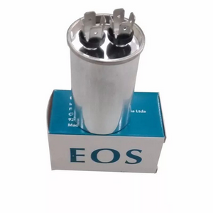 Capacitores